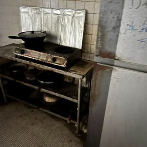 Dismantling disposal clearing house or office items