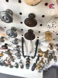 Cabinet-door-knob’s-installation-&-requirements